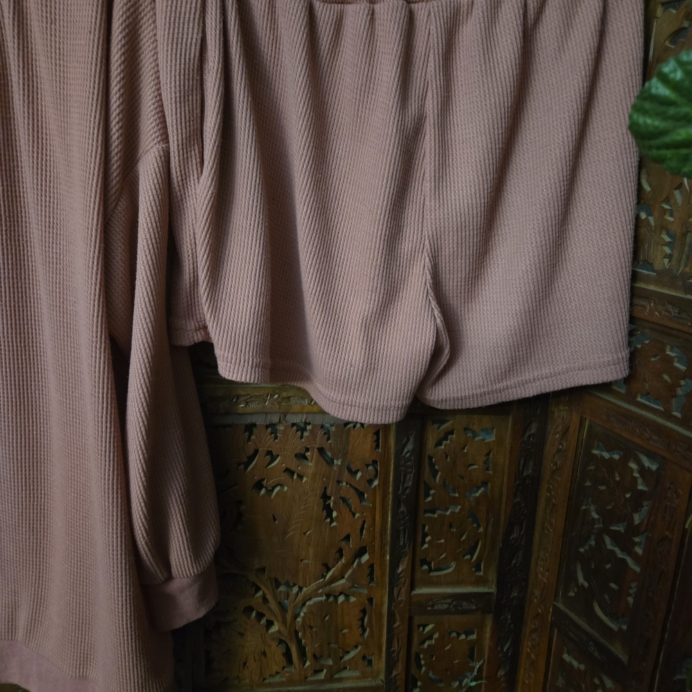 Women's Mauve Waffle Knit Lounge Set - Picture 3 of 10